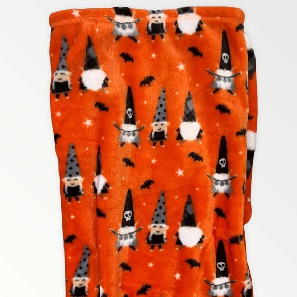 Berskshire Halloween Gnomes Bats Stars Decorative Plush Throw Blanket Spooky NEW - Picture 3 of 10
